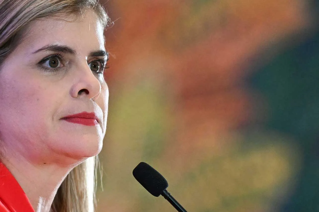 Laura Fernández.
