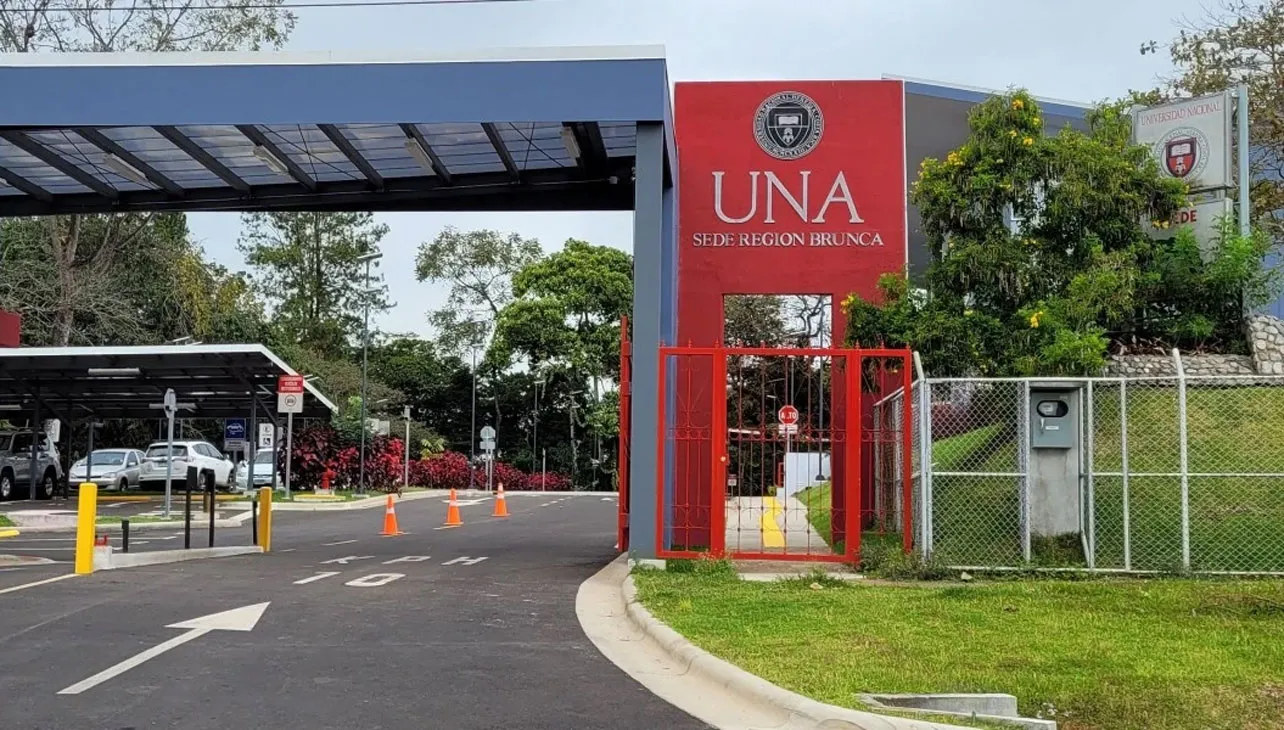 UNA, Admisión, Carreras, Estudiantes