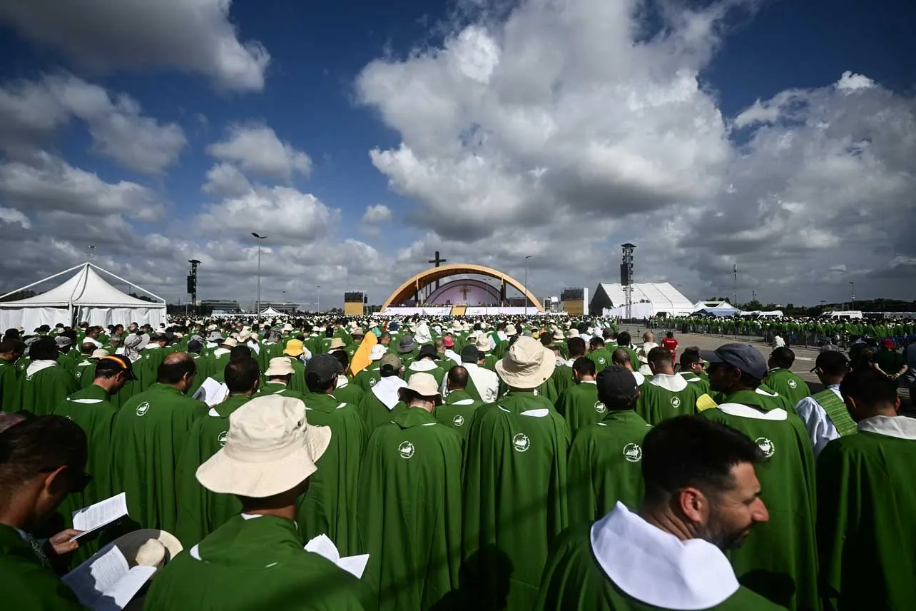 Multitud en la misa del jubileo de los jóvenes en Roma.