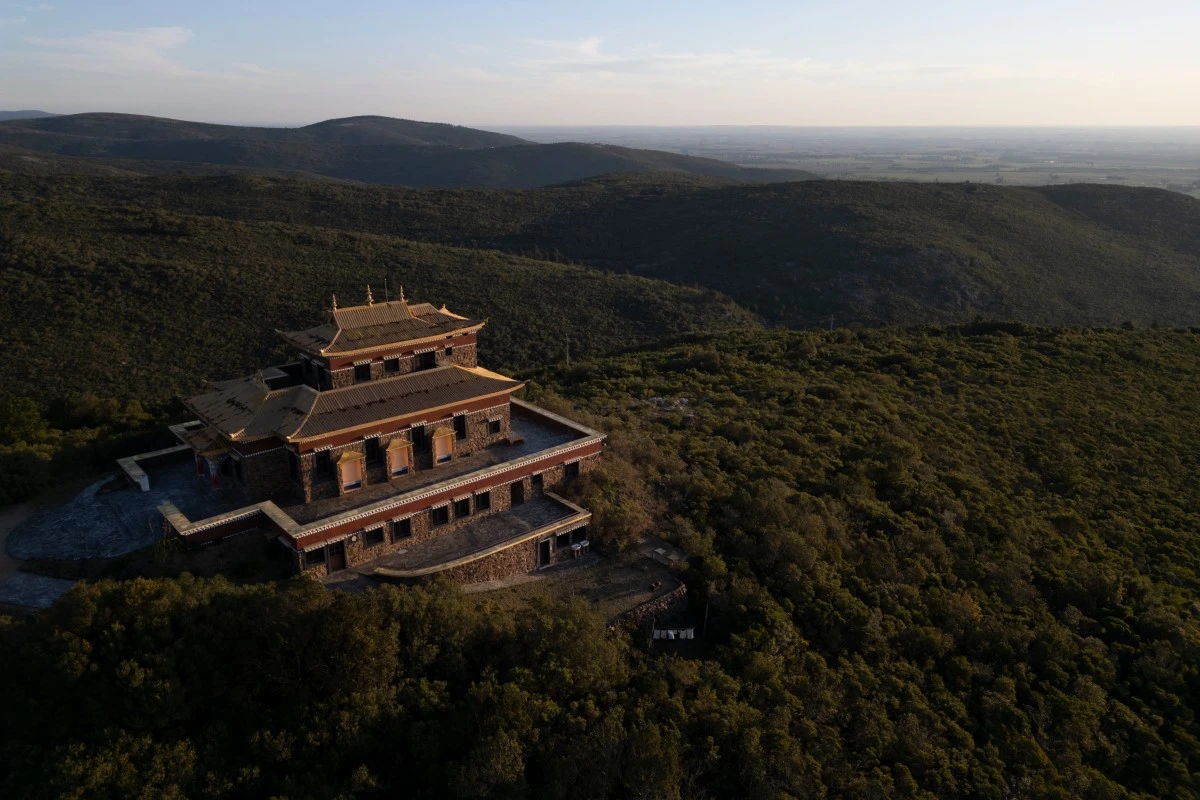 El templo budista 'Chagdud Gonpa Sengue Dzong', en Solís de Mataojo, Uruguay.