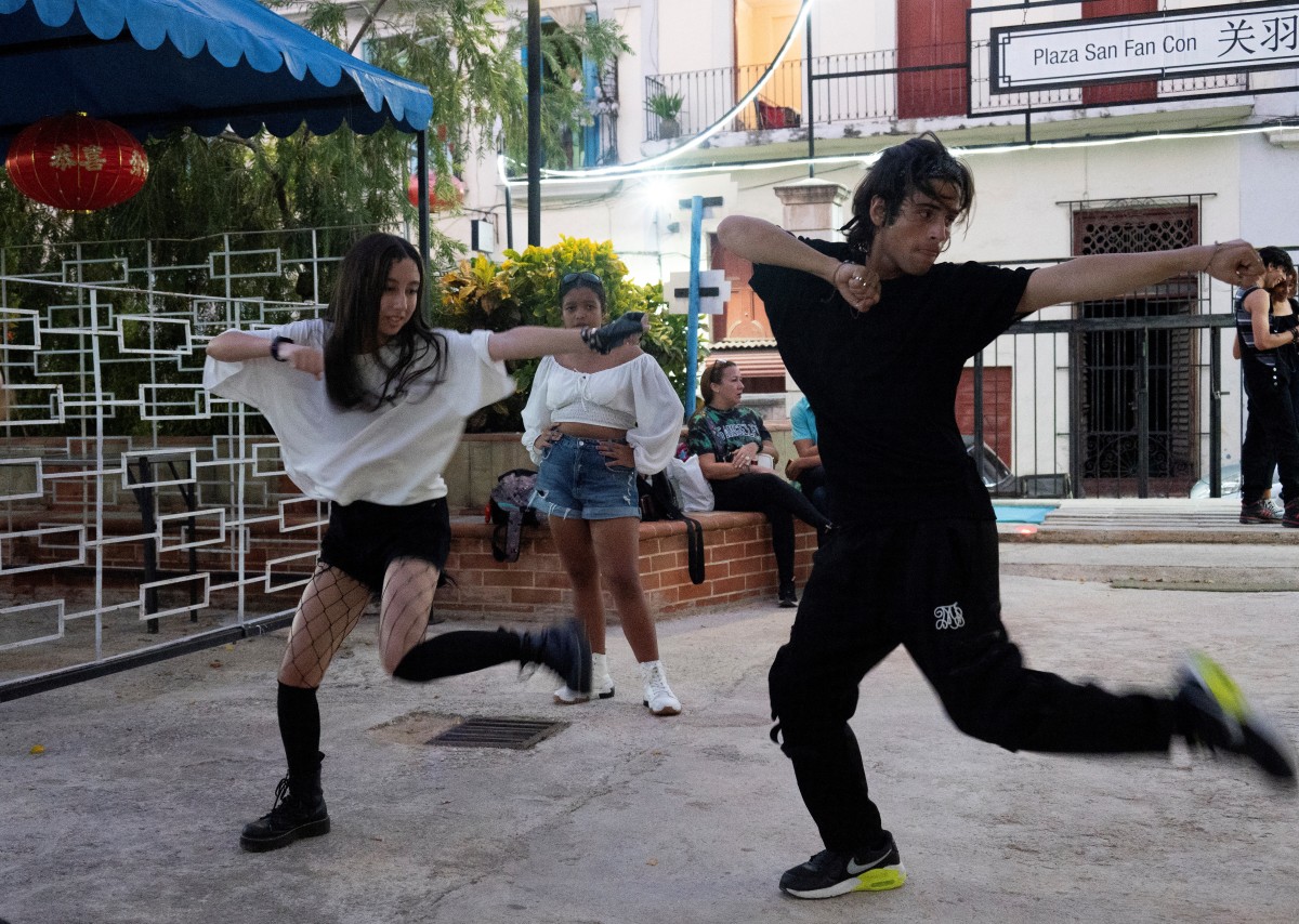 031123-cuba-kpop