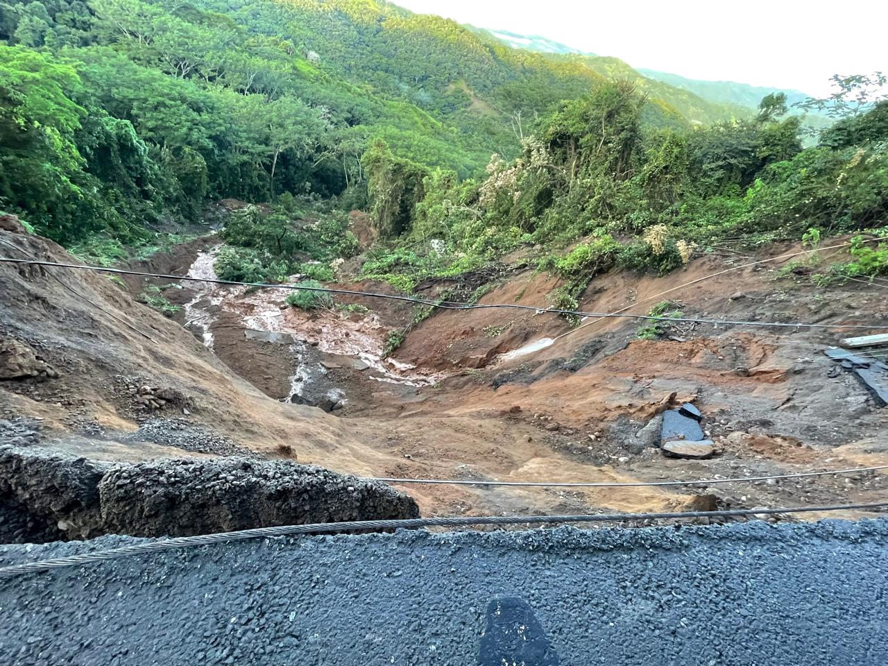 daño carretera cambronero