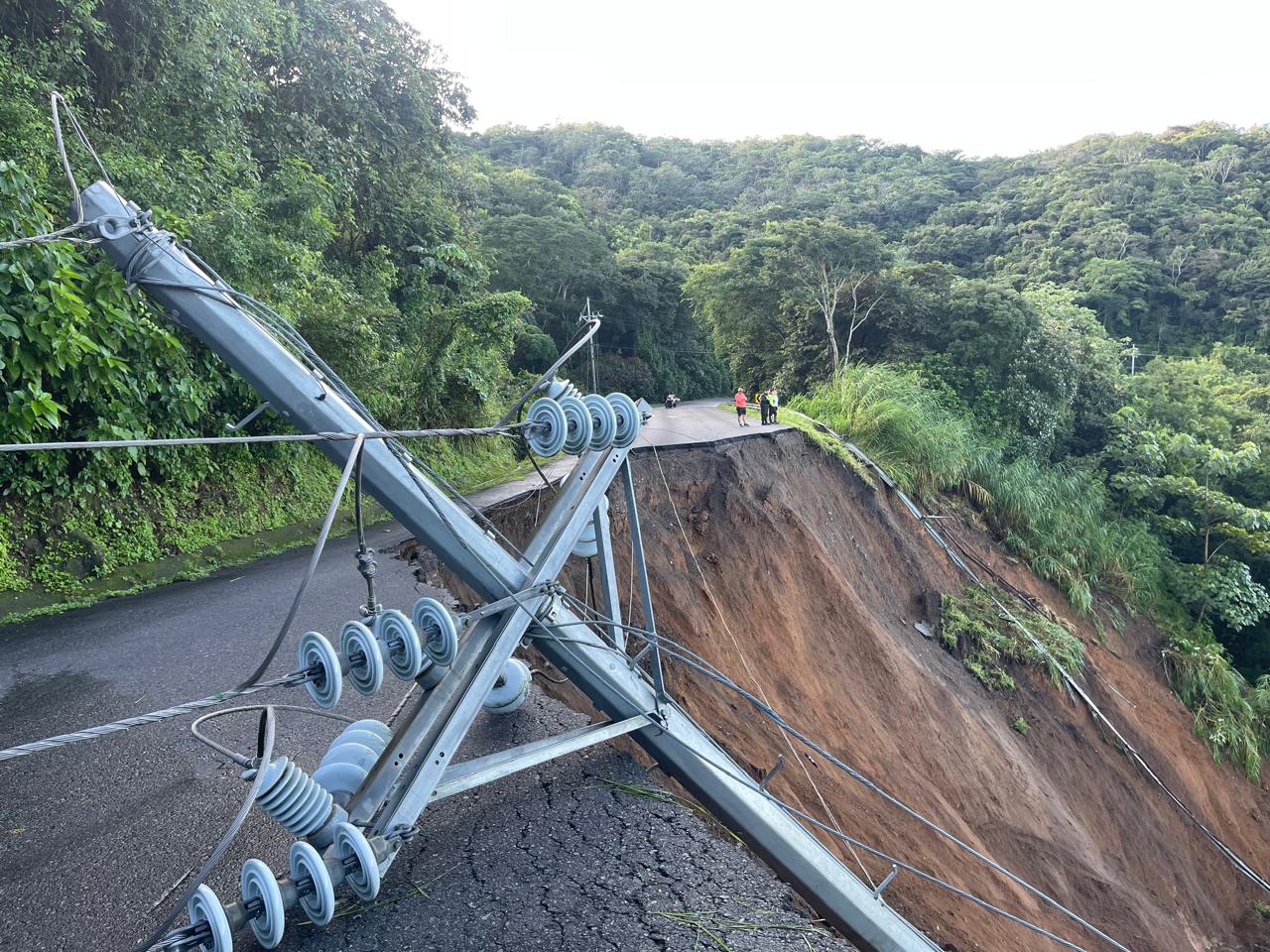 daño carretera cambronero