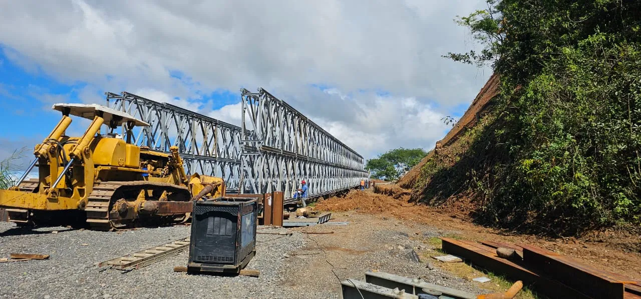 041125_Puente_Bailey_Cambronero_interna