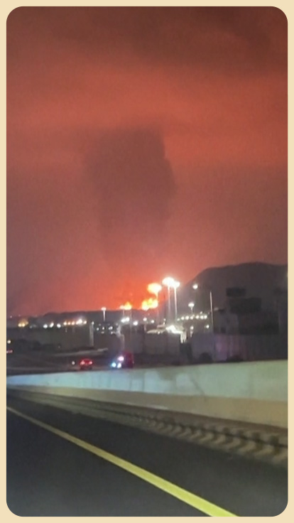 Explosión a lo lejos en carretera.