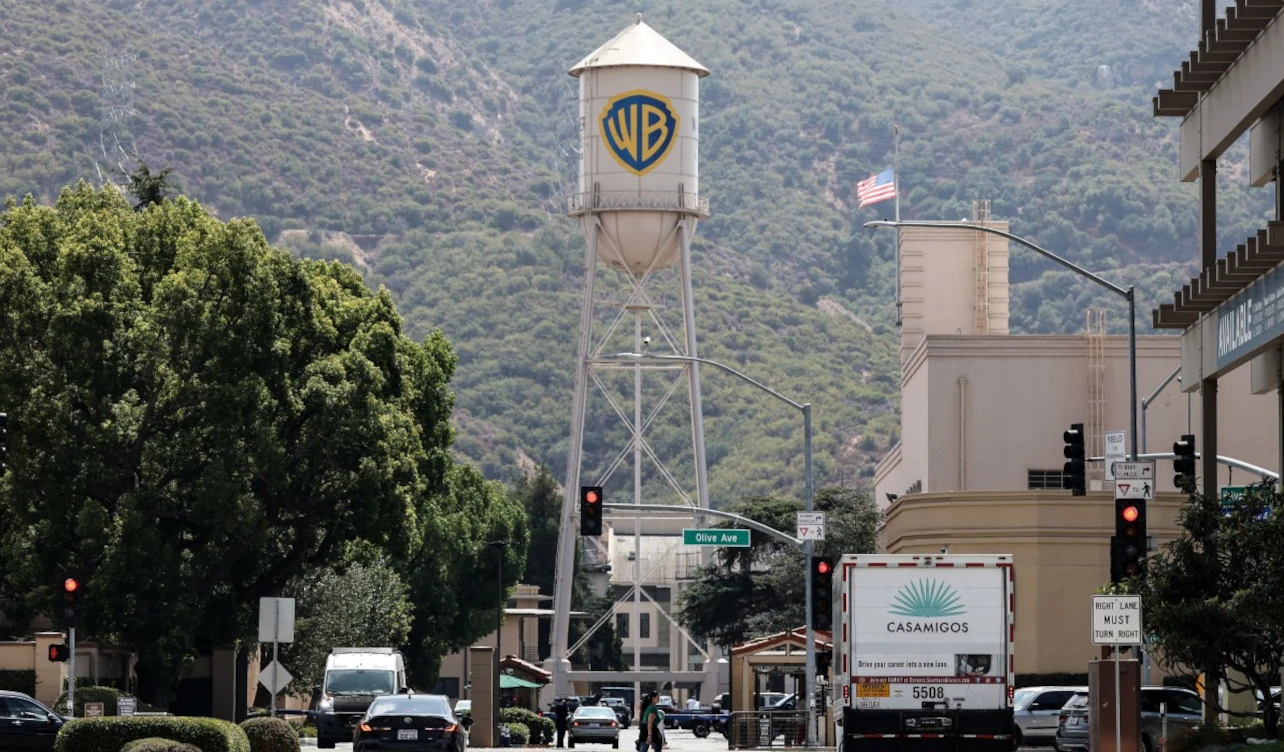 Paramount, compra, Warner Bros