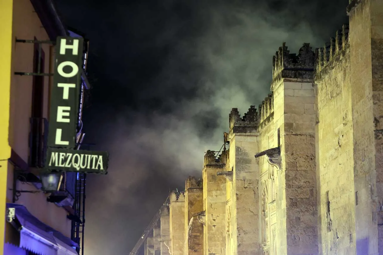 Incendio, mezquita, Córdoba, España