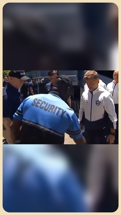 Seguridad revisa selección de Uzbekistán.