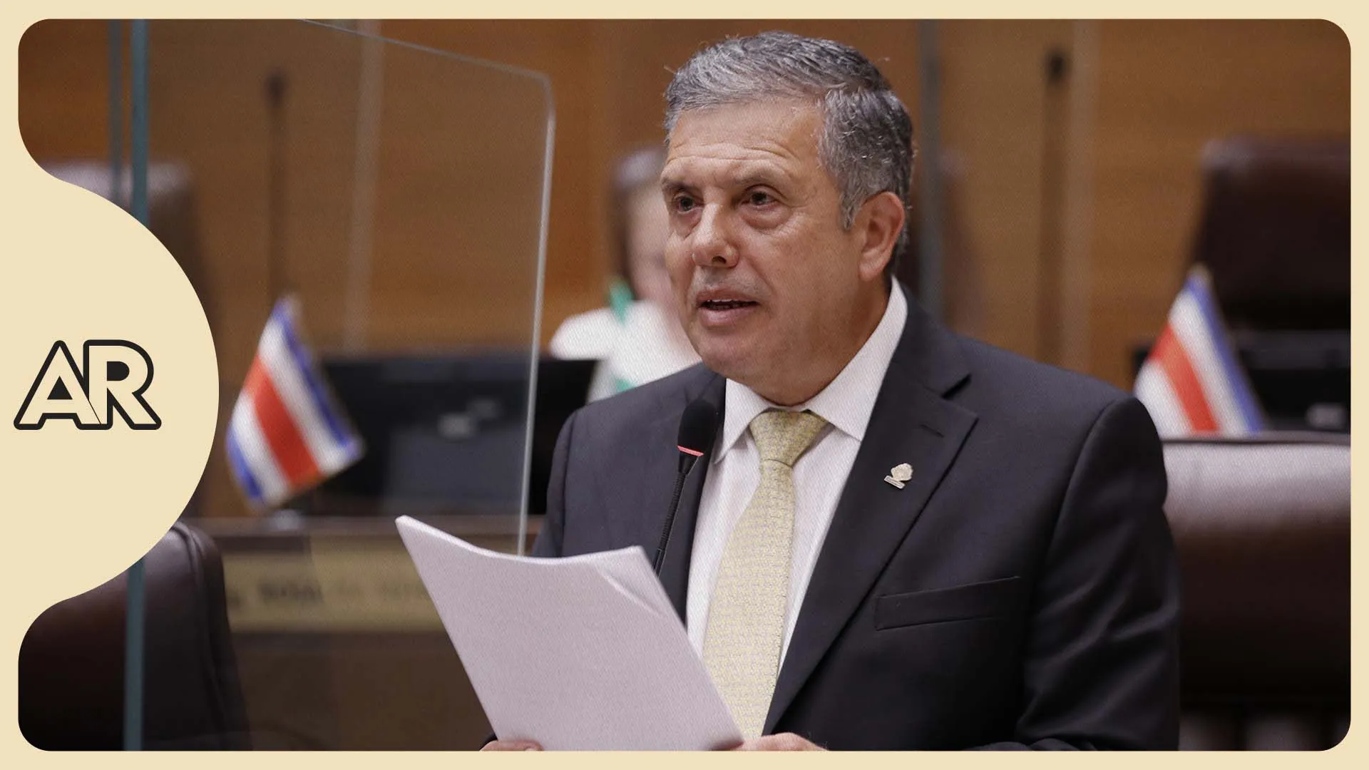 Diputado Izquierdo califica de “persecución política” su despido del cargo que tenía en el AyA