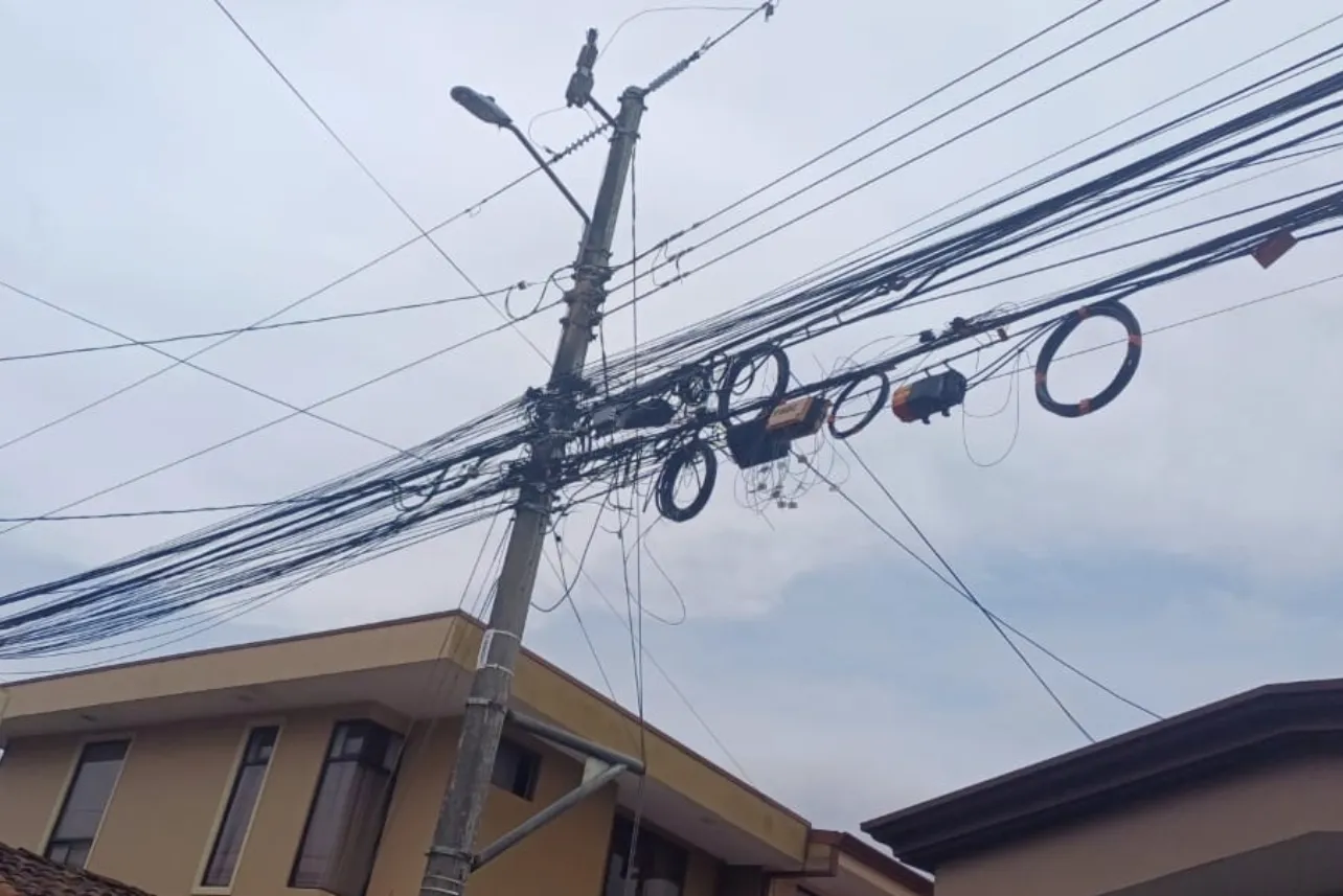 operadores, postes, cables, CNFL, GAM, noticias, Costa Rica