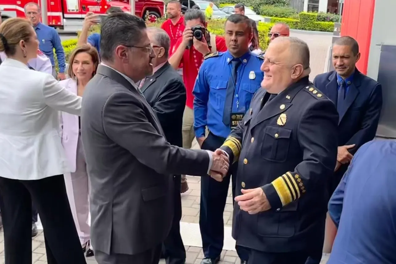 111225_Rodrigo_Chaves_Héctor_Chaves_