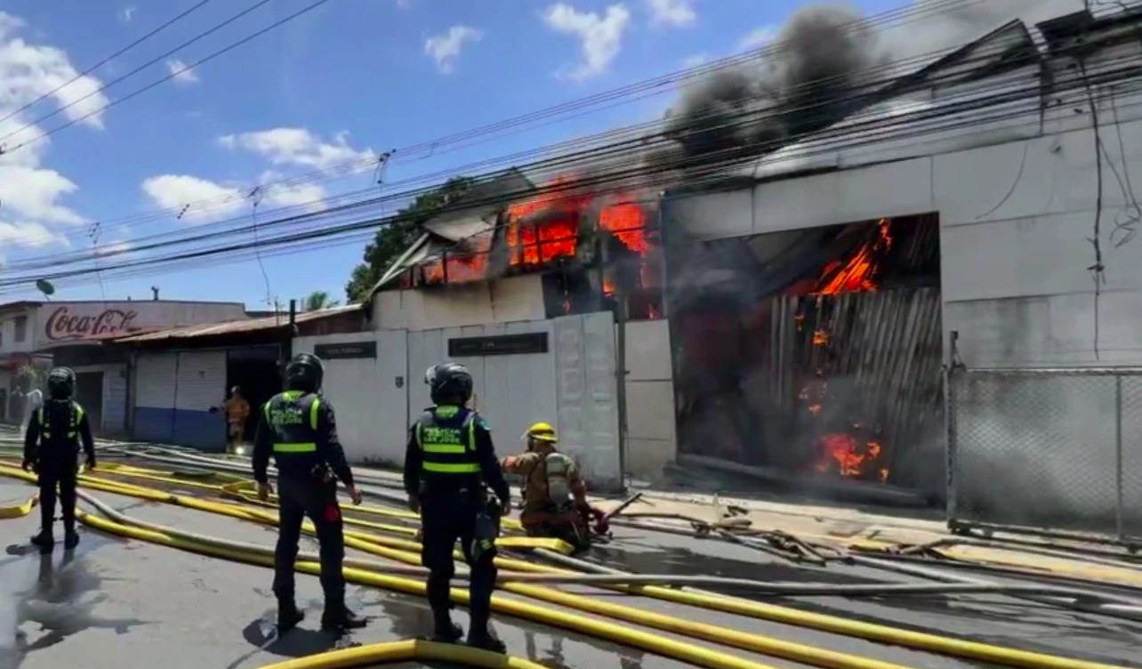 incendio bodegas tibás
