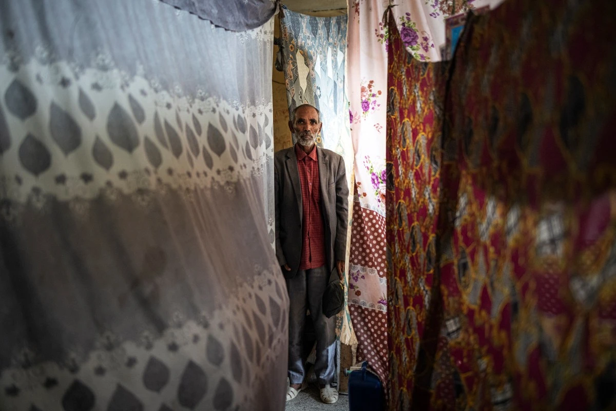 Una hombre en un campamento de refugiados en Mekelle, Tigray.