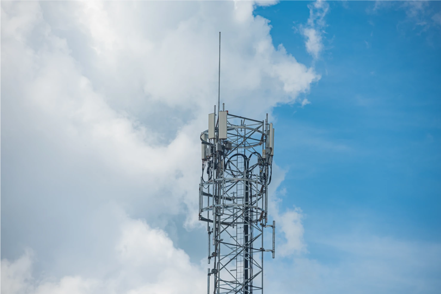 comparticion torres, telecomunicaciones, sostenibilidad, medio ambiente, claro, liberty, kölbi