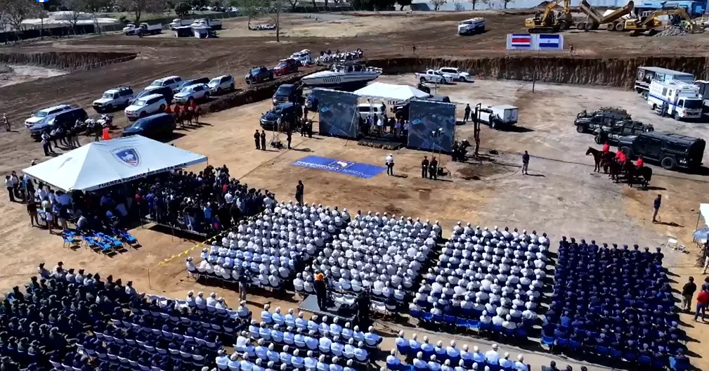 150126_Rodrigo_Chaves_Nayik_Bukele_interna