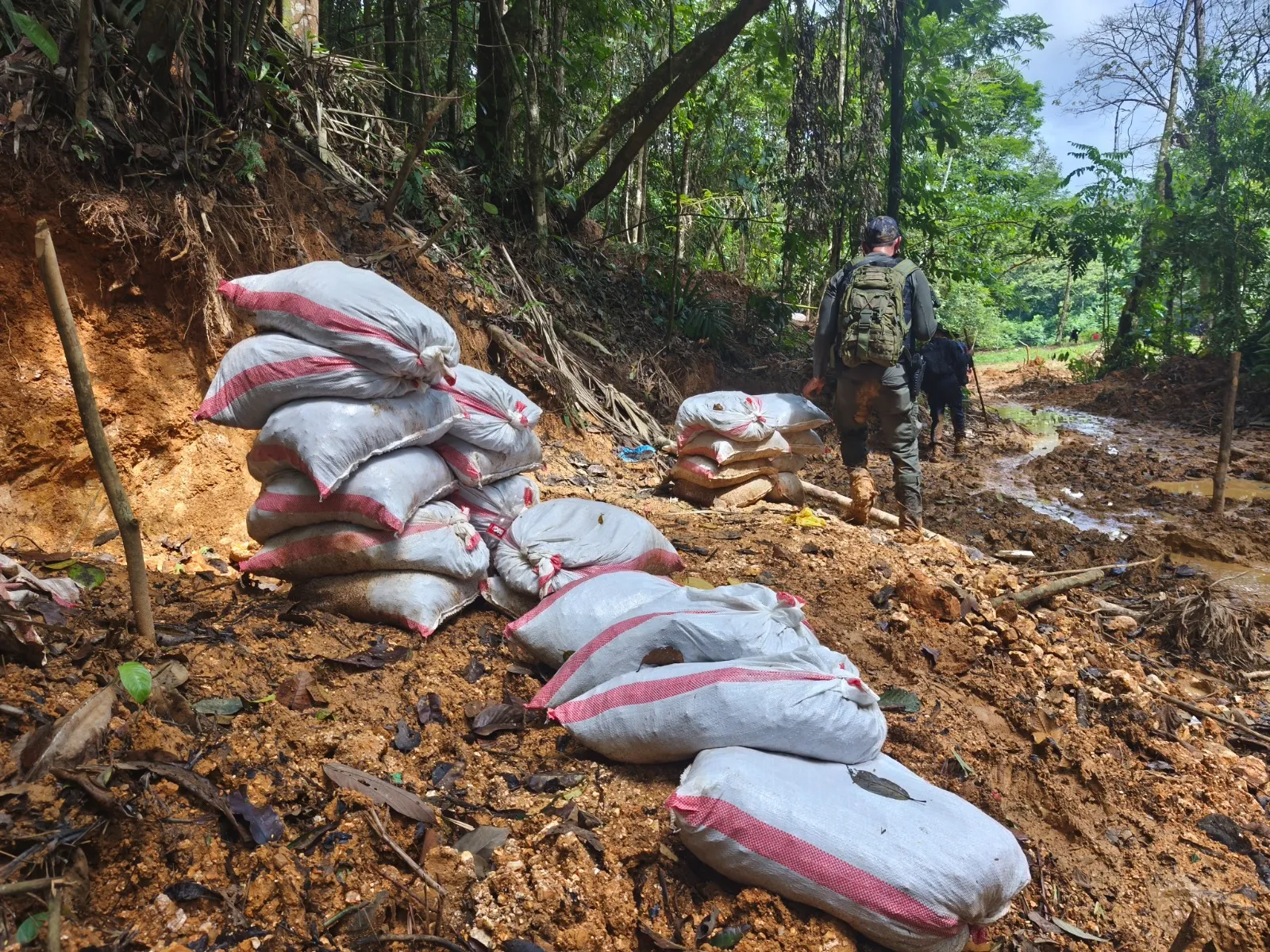 160326_Operativo_Cerro_Conchuditas_interna