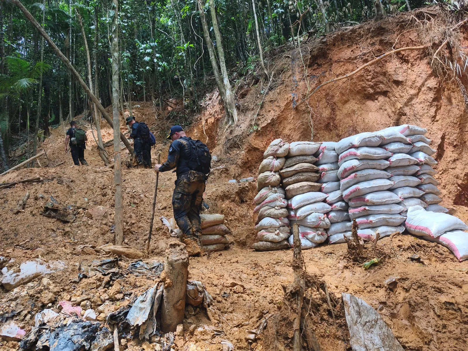 160326_Operativo_Cerro_Conchuditas_interna