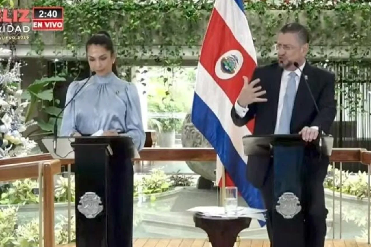 Rodrigo Chaves, Álvaro Ramos