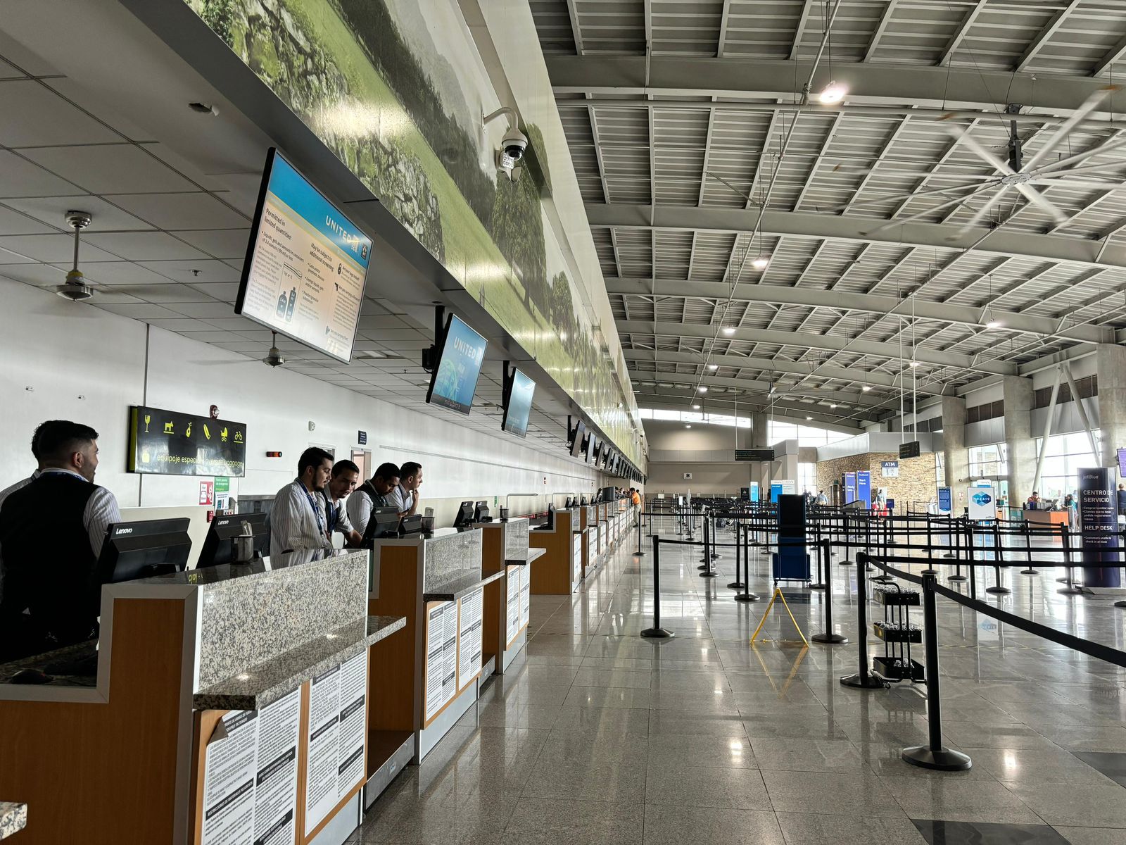 aeropuerto daniel oduber