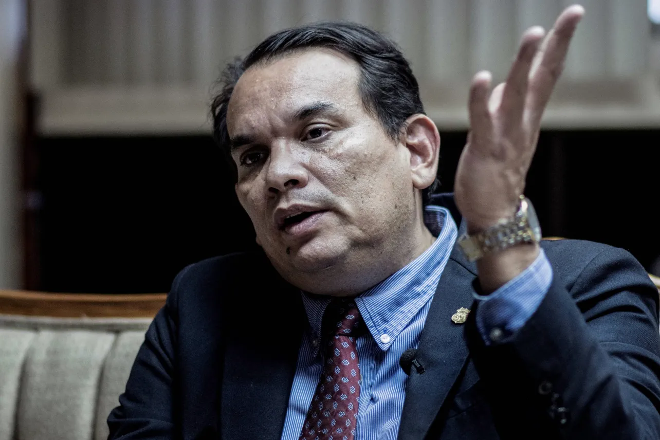 Denuncias, Randall Zúñiga, violación, suspensión, goce de salario, noticias, Costa Rica