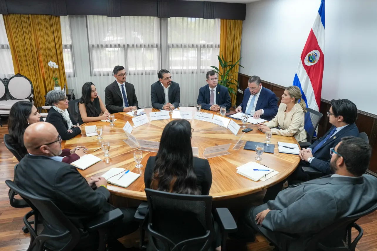 Crucitas, visita, campo, Laura Fernández, diputados, noticias, Costa Rica