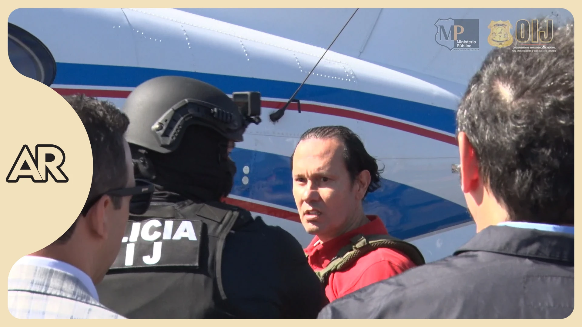 Imágenes de una extradición histórica