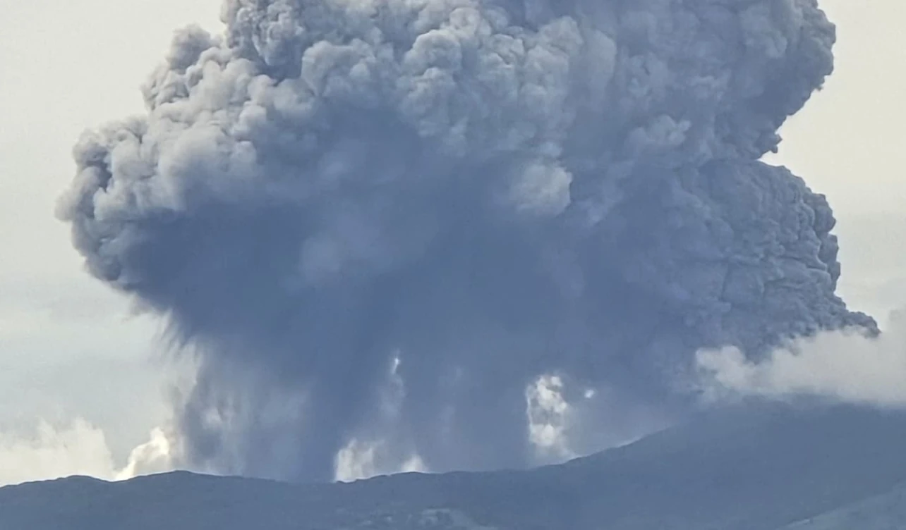 erupción, volcán poás, ceniza