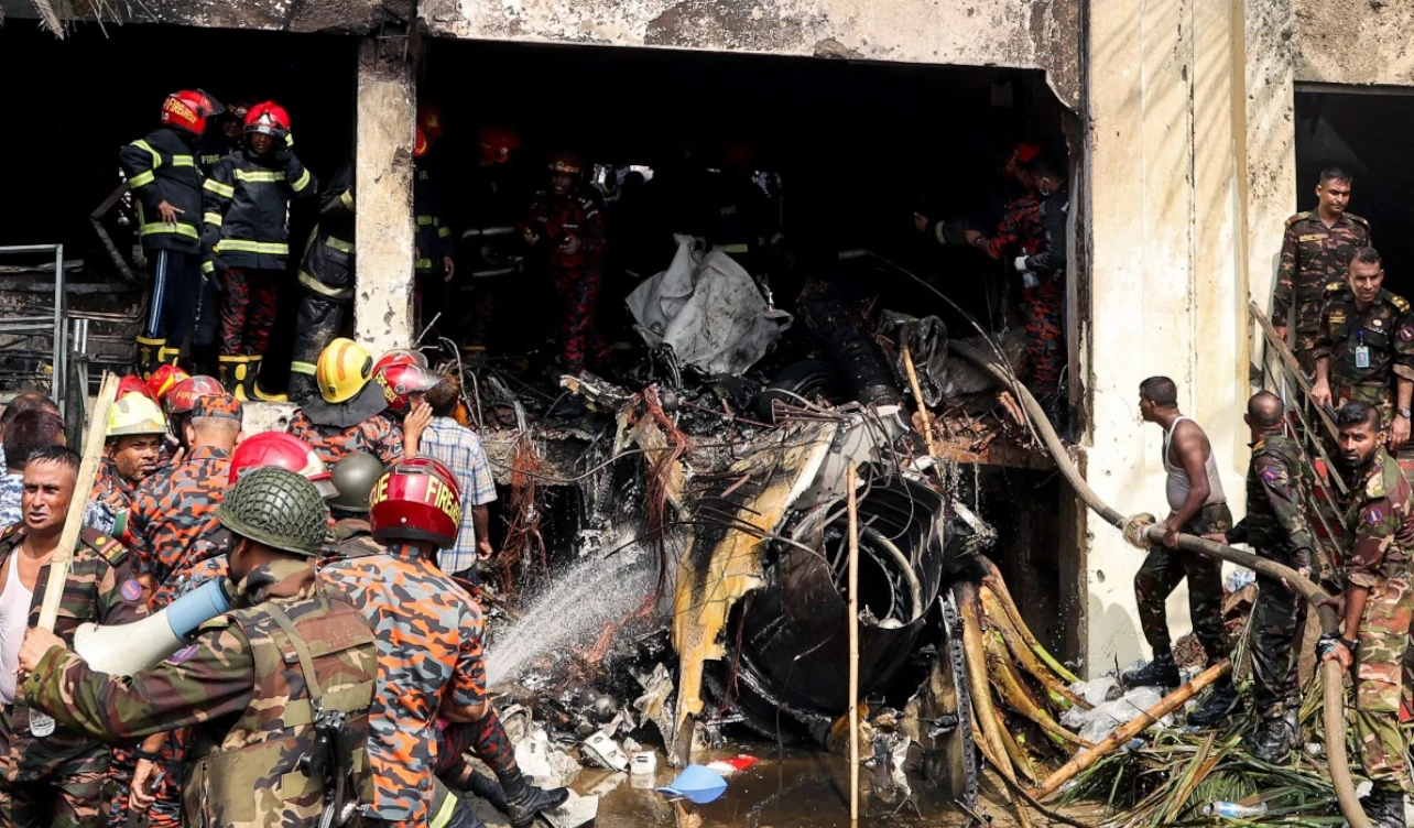muertos, accidente, avión militar, escuela, Bangladés