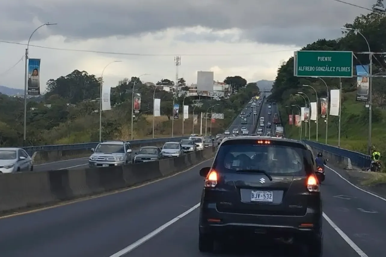 MOPT, potestad, sancionatoria, invasión derecho de vía, publicidad postes, CGR, noticias, Costa Rica