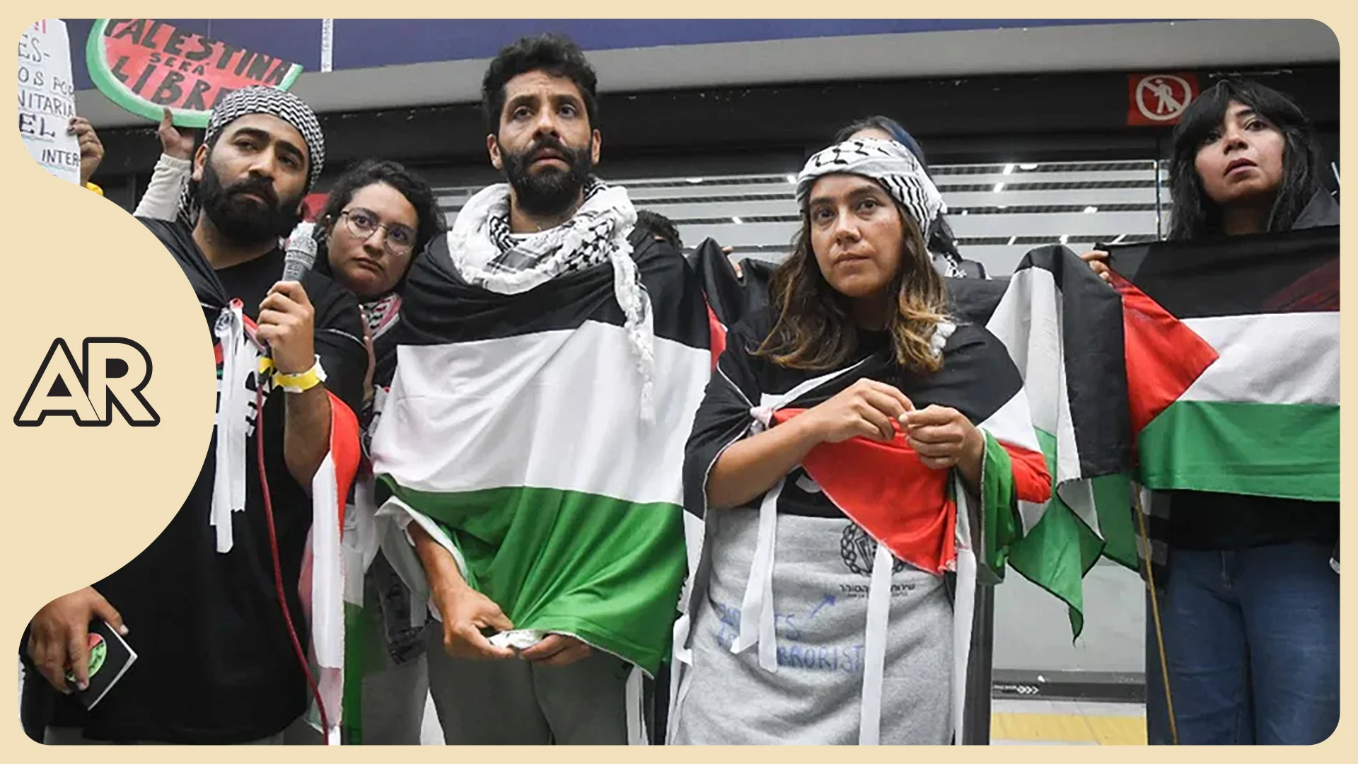 ¿Qué denuncias rodean el arresto de activistas de la Flotilla Global Sumud por parte de Israel?