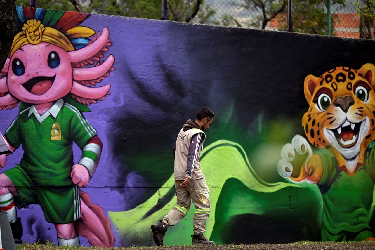 Mural alusivo al Mundial 2026 en barrio de inmigrantes en Nueva York.