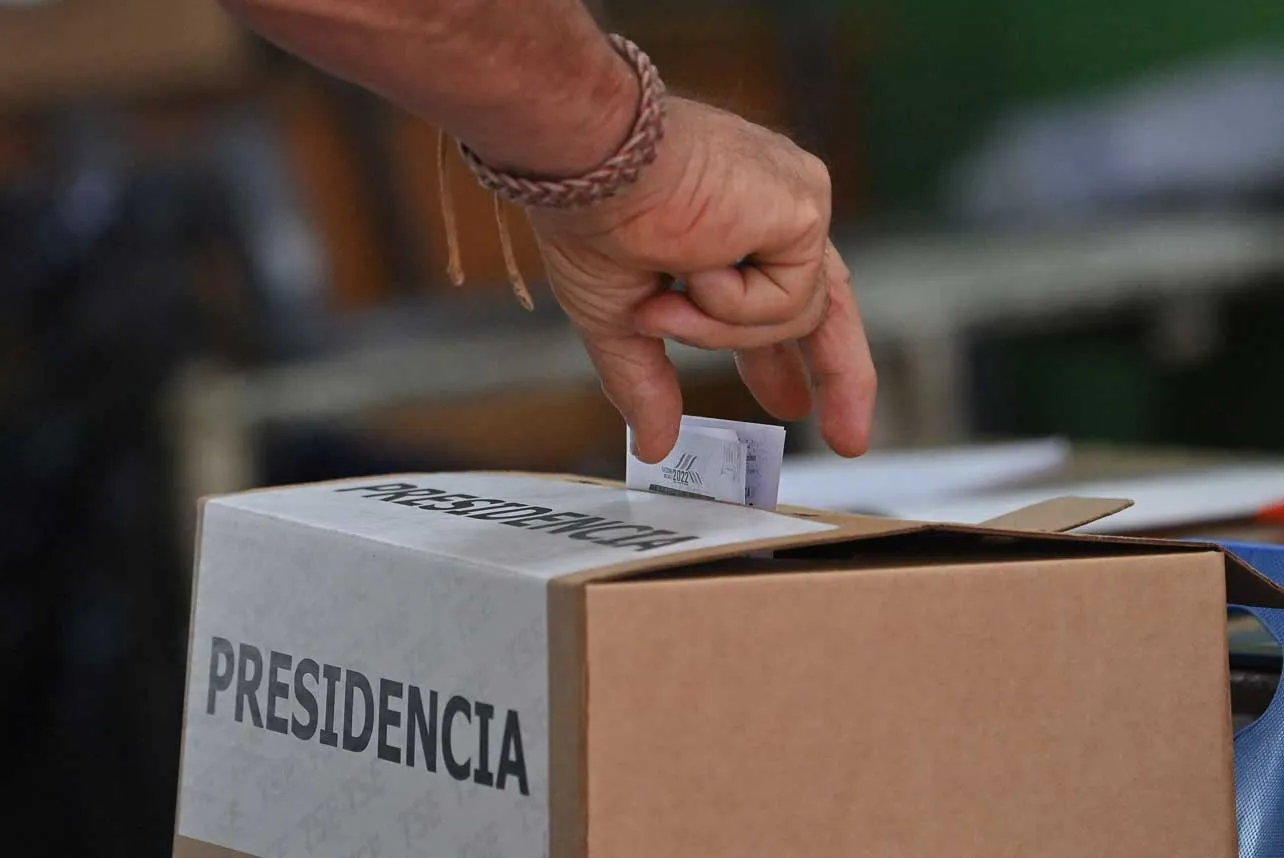 Elecciones, encuestas, debates, veda