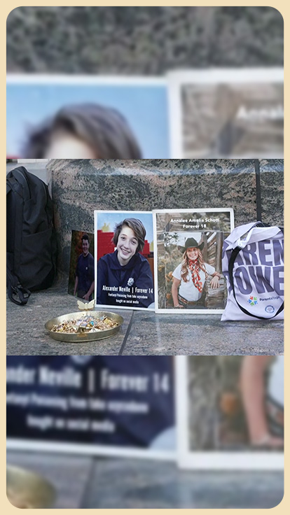 Dos fotografías de adolescentes fuera de jurado en EEUU.