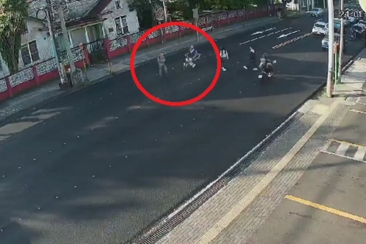 motociclista, atropello, peatón, se dio a la fuga, noticias, Costa Rica