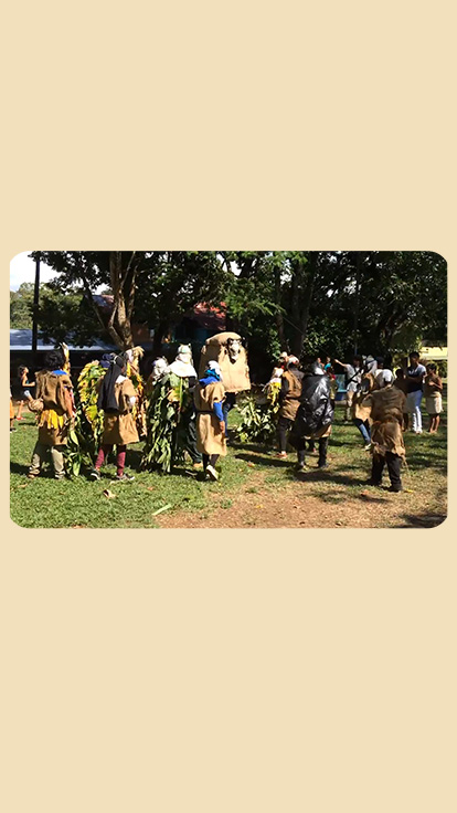 Comunidad boruca en Costa Rica realiza Danza de los Diablitos.