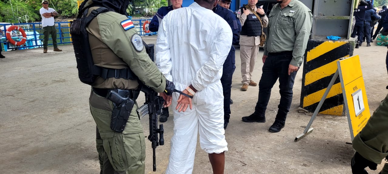 281125_detención_colombianos_droga