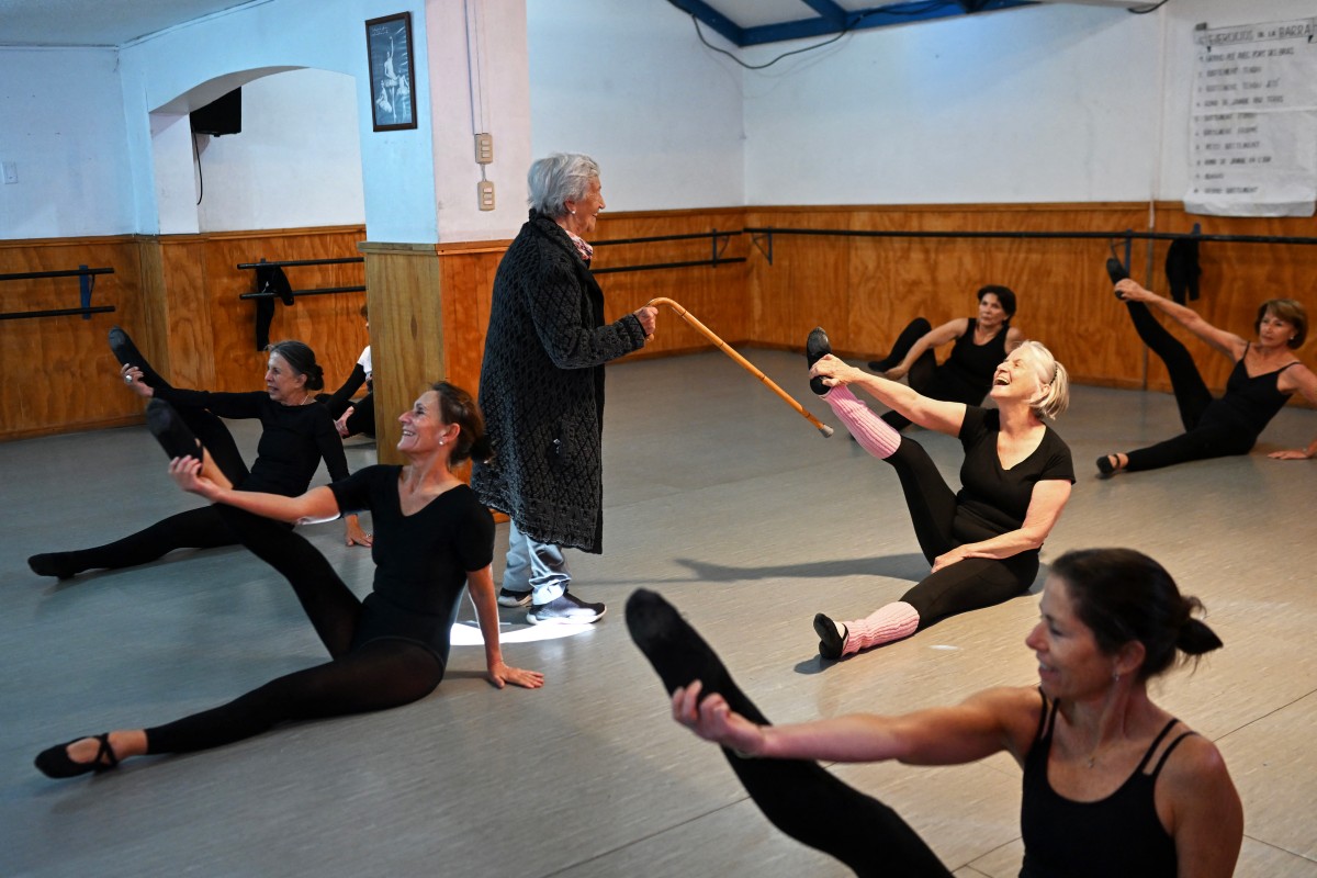 Evelyn Cordero, bailarina que dirige desde 1994 una escuela de ballet que acoge a estudiantes de entre cuatro y 80 años.