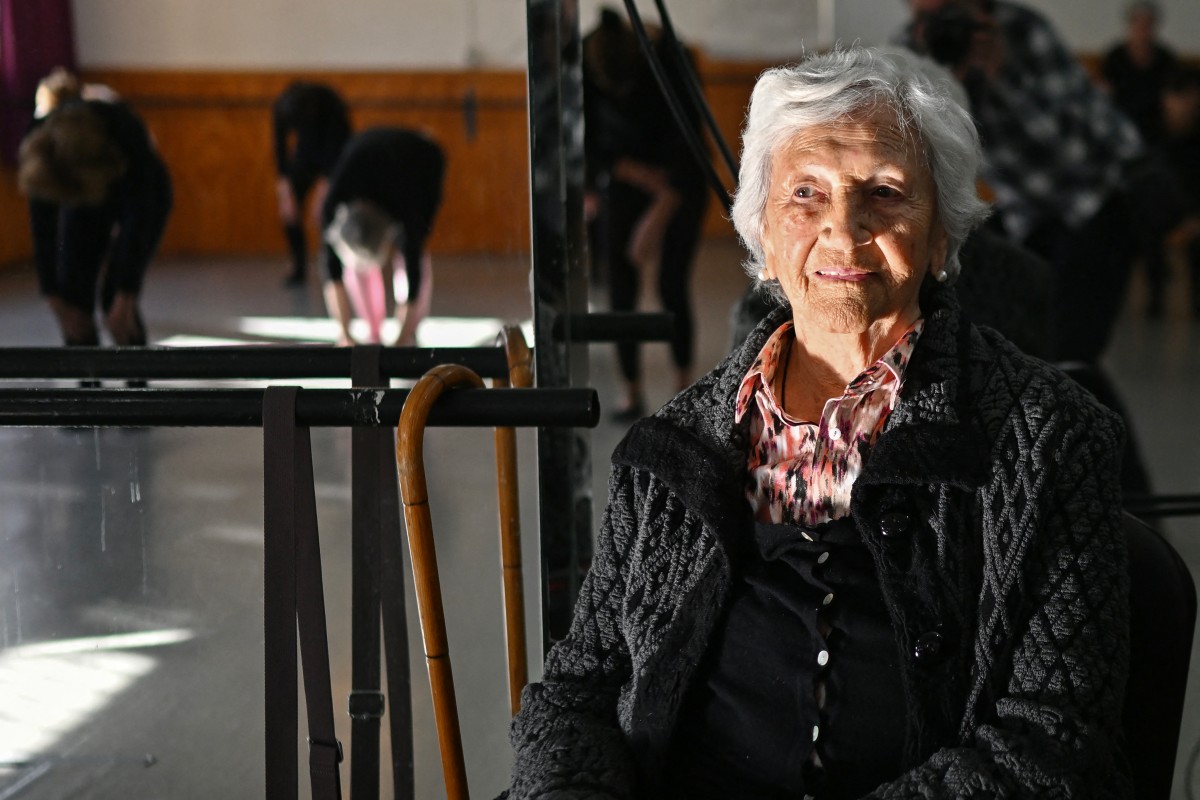Evelyn Cordero, bailarina que dirige desde 1994 una escuela de ballet que acoge a estudiantes de entre cuatro y 80 años.