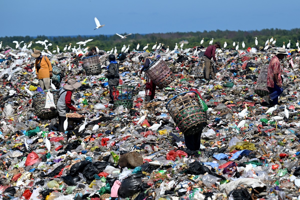 Basura en la isla de Bali, Indonesia