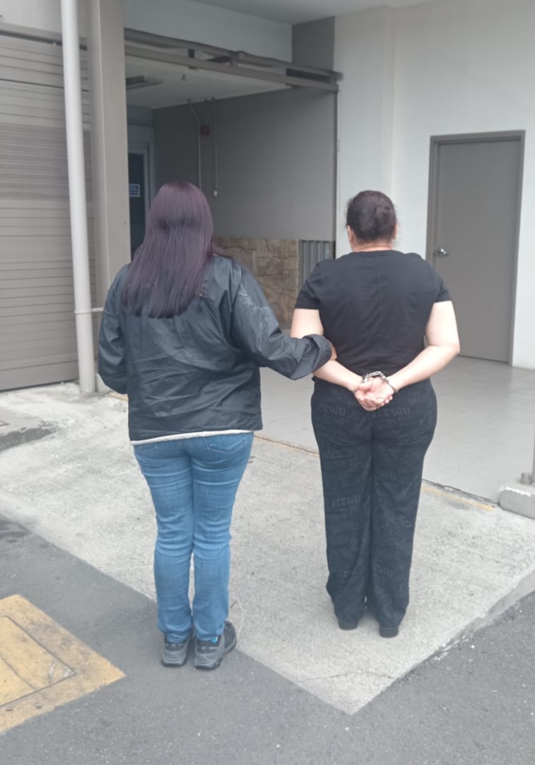 Mujer detenida por el OIJ en Cartago