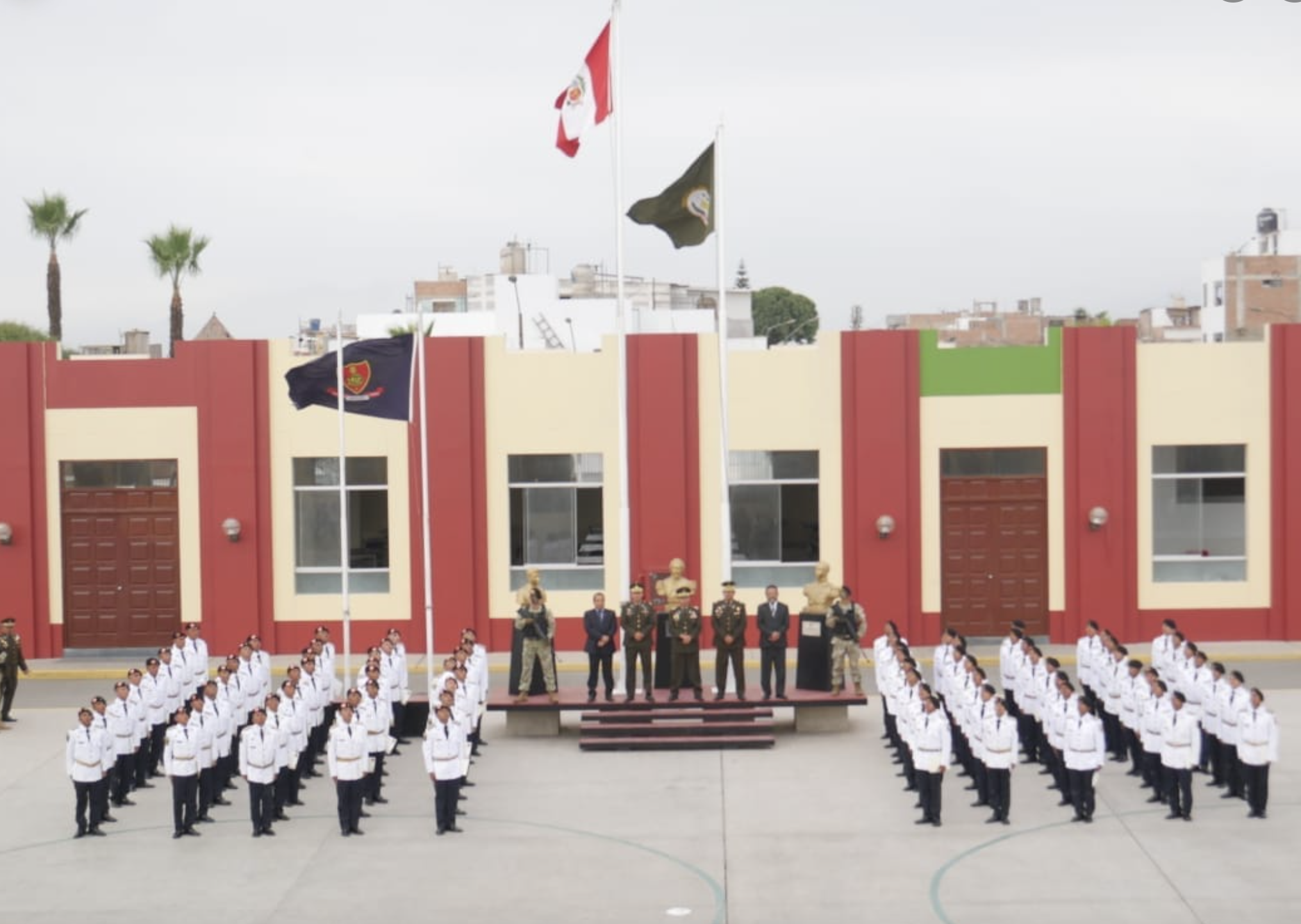 Colegio, desnudez, Perú