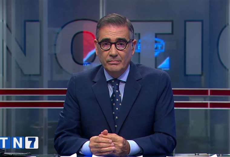 Ignacio Santos, anuncia, salida, Telenoticias