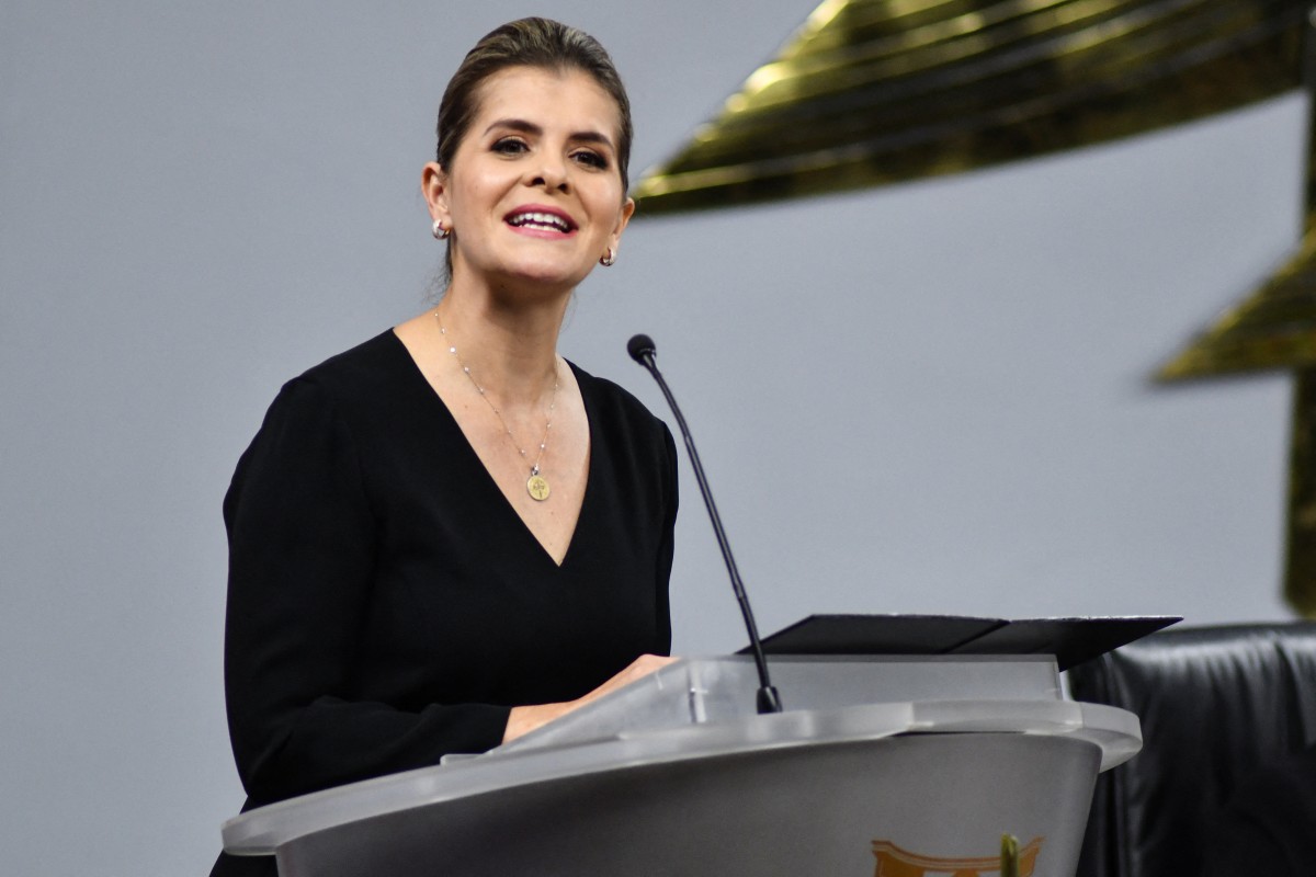 Laura Fernández durante la ceremonia de entrega de credenciales que la acreditan como ganadora de la elección presidencia. AFP