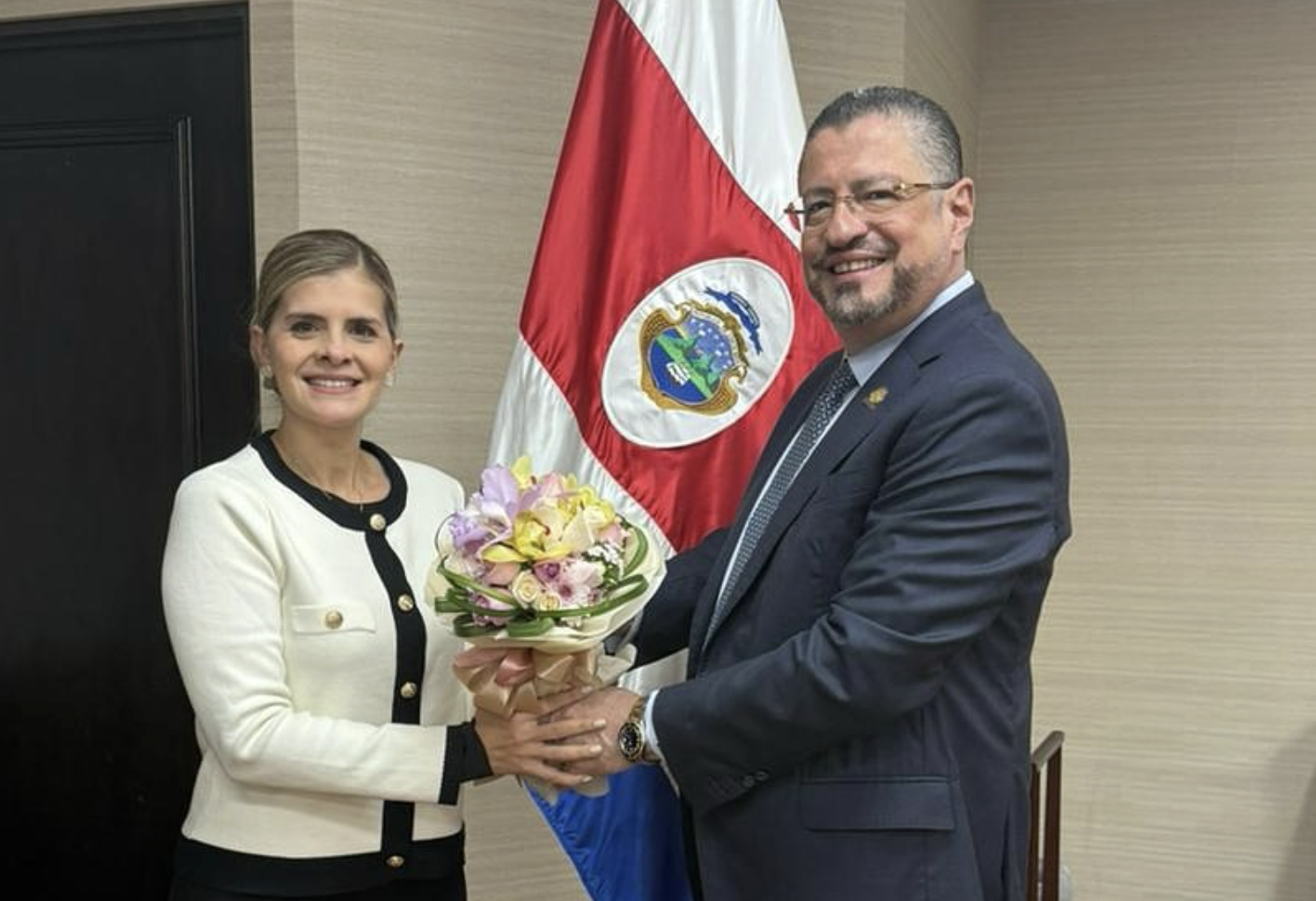 Laura Fernández y Rodrigo Chaves