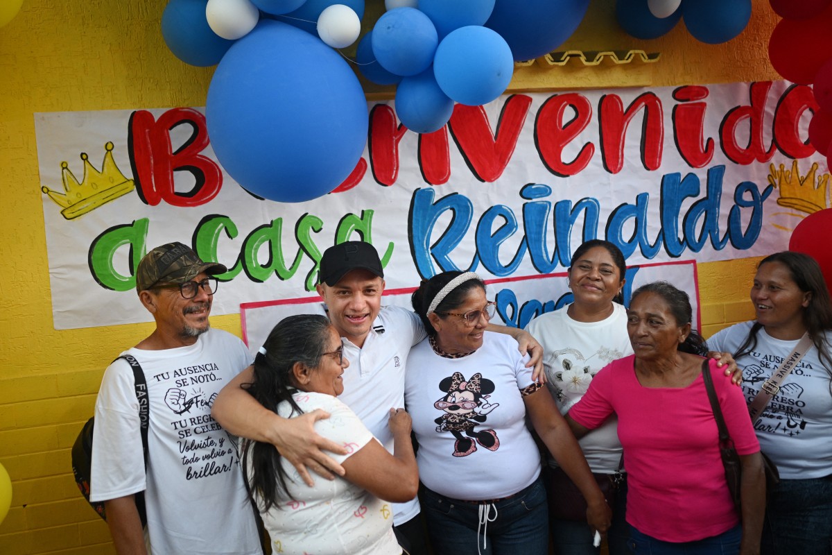 Reinardo Murillo celebra liberación en Venezuela. AFP