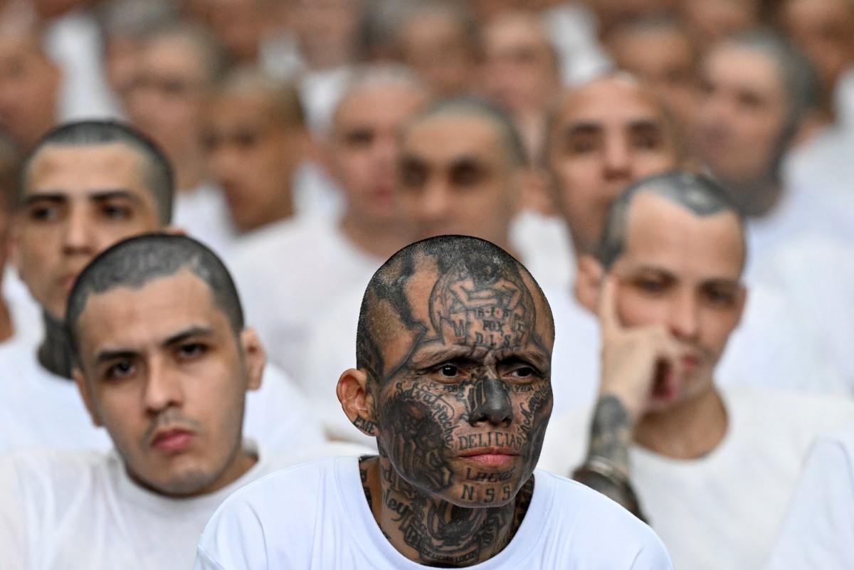 Pandilleros en juicio masivo en El Salvador