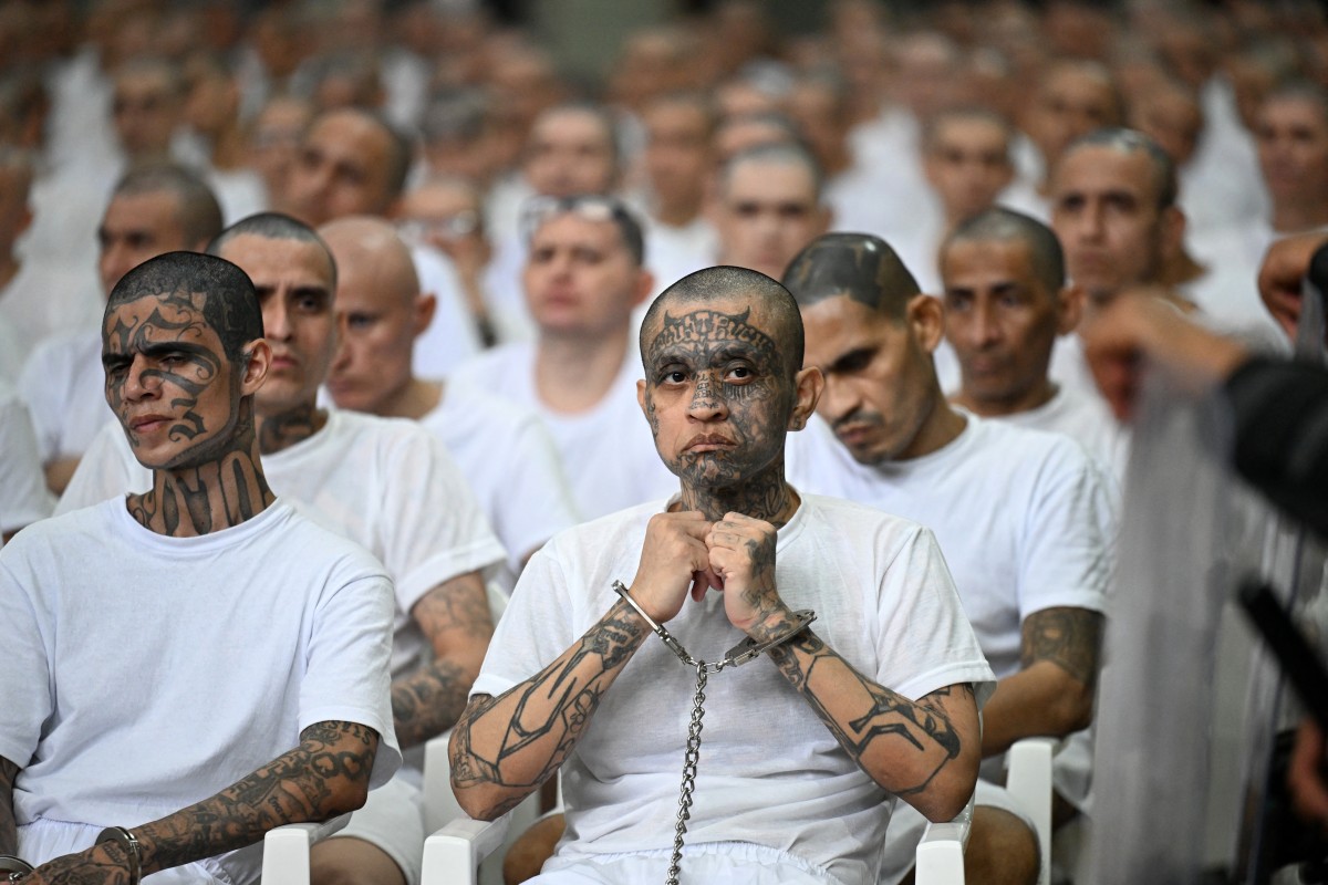 Pandilleros en juicio masivo en El Salvador