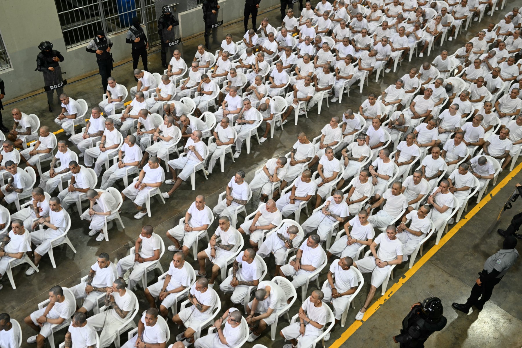 Pandilleros en juicio masivo en El Salvador