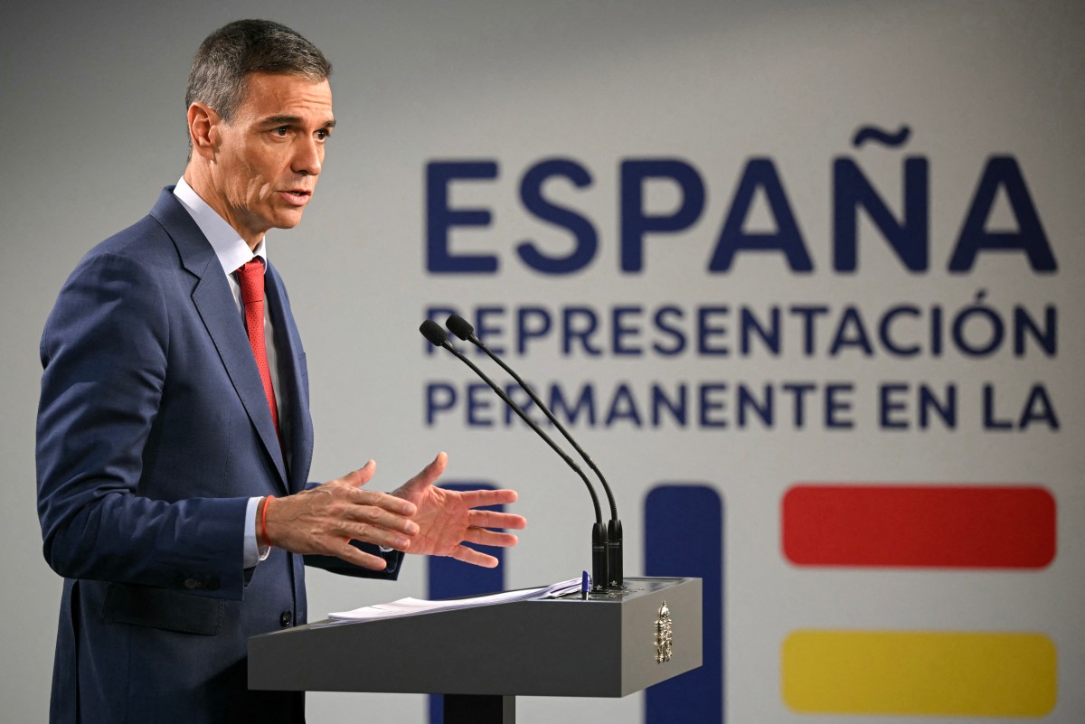 Pedro Sánchez, España, regularización, migrantes