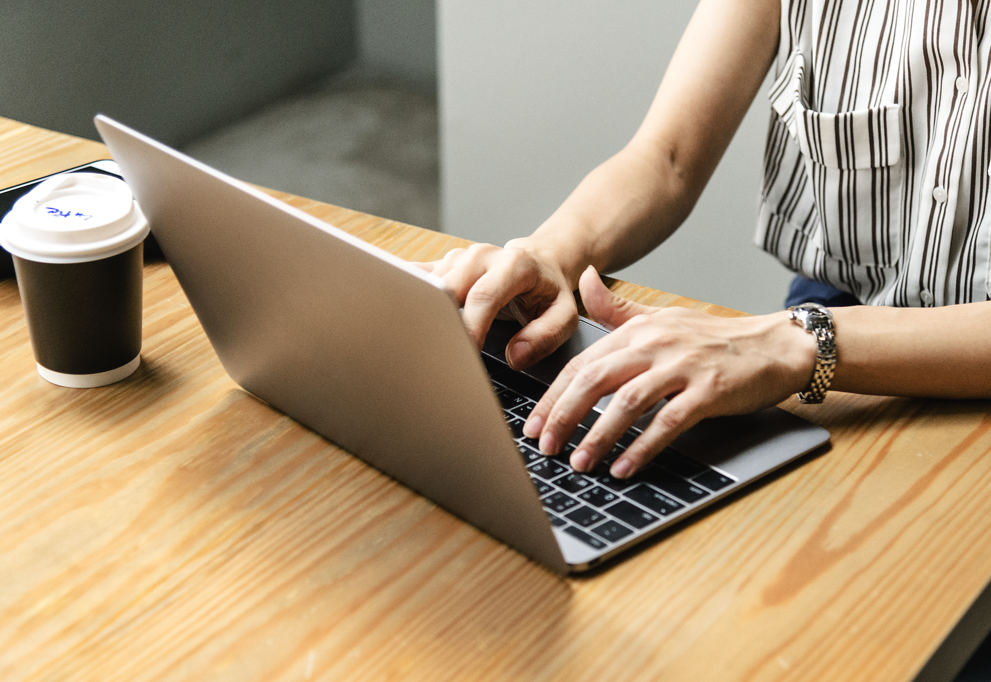 lapidación digital, experto, derecho, página, registro infieles, noticias, Costa Rica